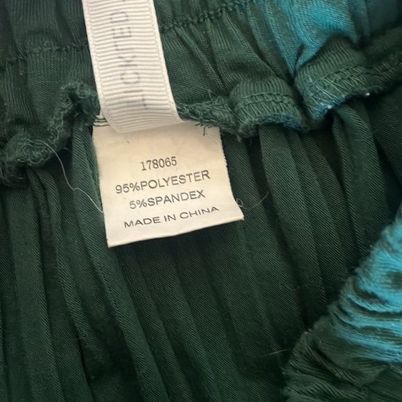 Green pleated skirt - Picture 6 of 7